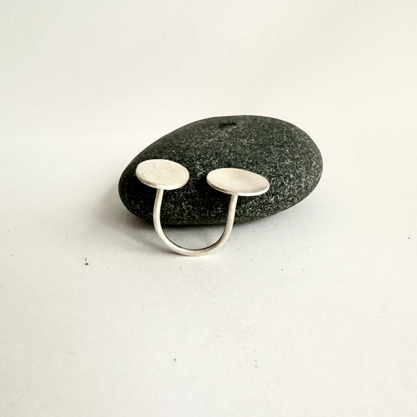 U Shaped ring shank with textured shapes in open ring. www.wyckoffsmith.com