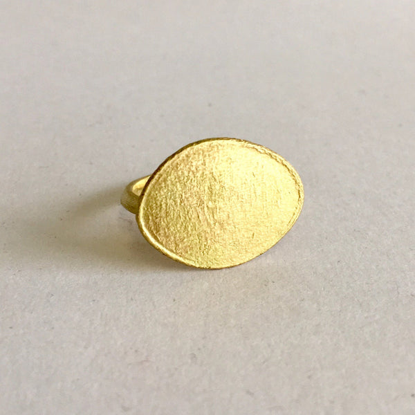 18 ct gold textured gold ring by Wyckoff Smith Jewellery www.wyckoffsmith.com