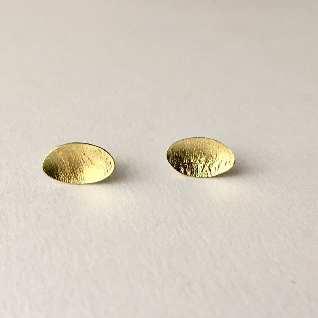 Simple Oval 18 ct Gold Post Earrings