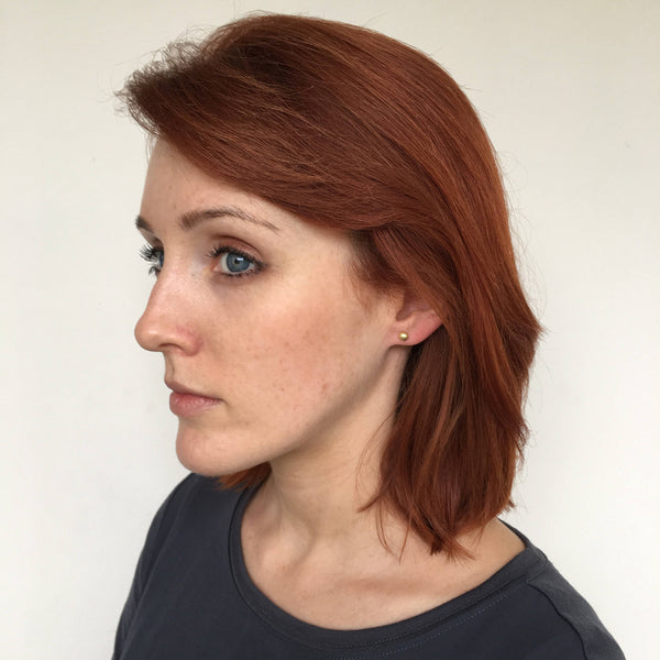 Minimalist 18 ct Gold ball earrings