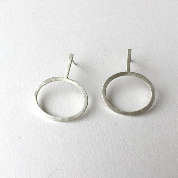 Oval dangle earrings