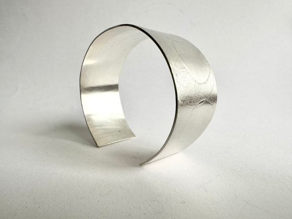 Upward side view of textured silver cuff by Michele Wyckoff Smith - www.wyckoffsmith.com
