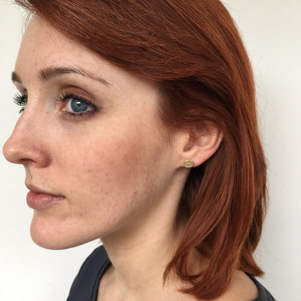 18 ct Gold Stud Shen Earrings