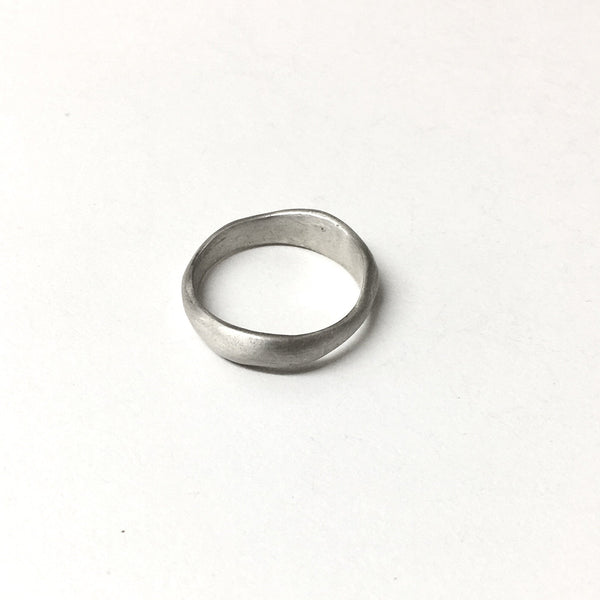 Uma Wedding Band - Organic shaped wedding ring by Wyckoff Smith Jewellery