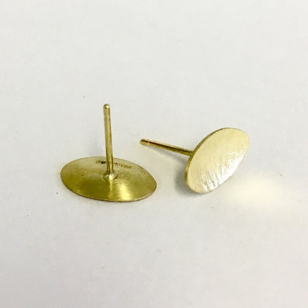 Simple Oval 18 ct Gold Post Earrings