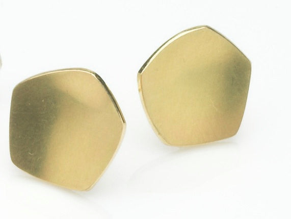 Calyx shaped 18 ct gold stud earrings www.wyckoffsmith.com