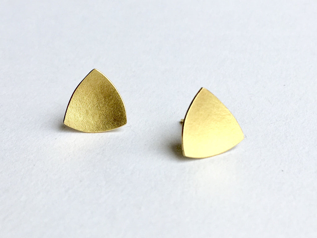 18 ct gold organic shaped triangle earrings by Wyckoff Smith Jewellery