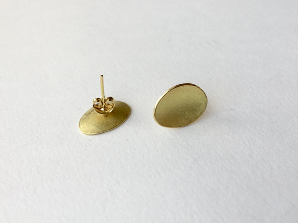 Oval Shaped 18 ct Gold Earrings