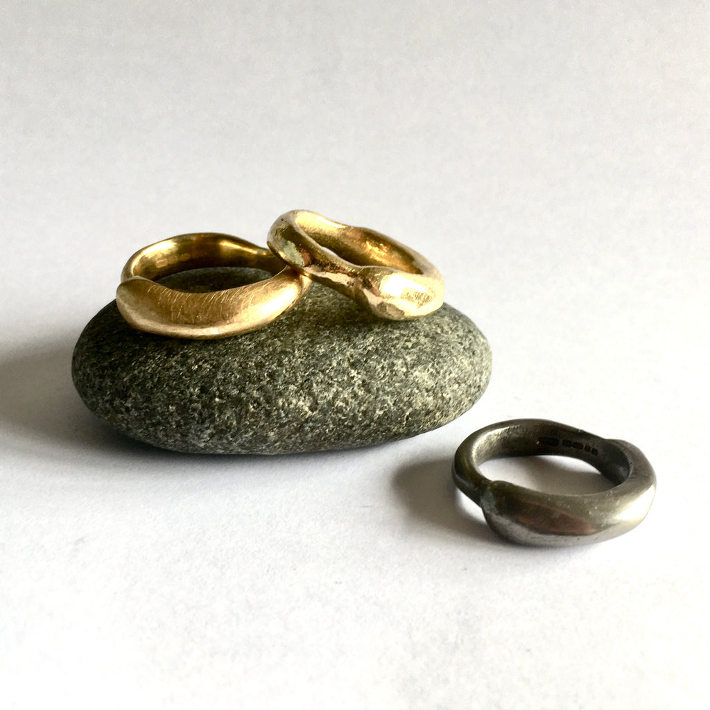 SALE: Gold Plate or Rodium Curved Zen Ring