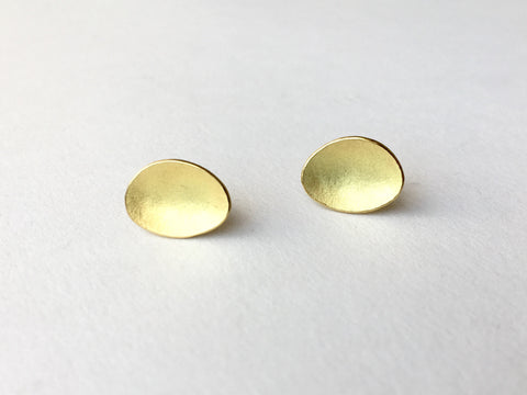 Oval textured 18 ct gold earrings by Michele Wyckoff Smith