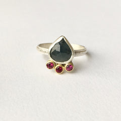 Blue Green Faceted Sapphire with Rhodolite Garnets